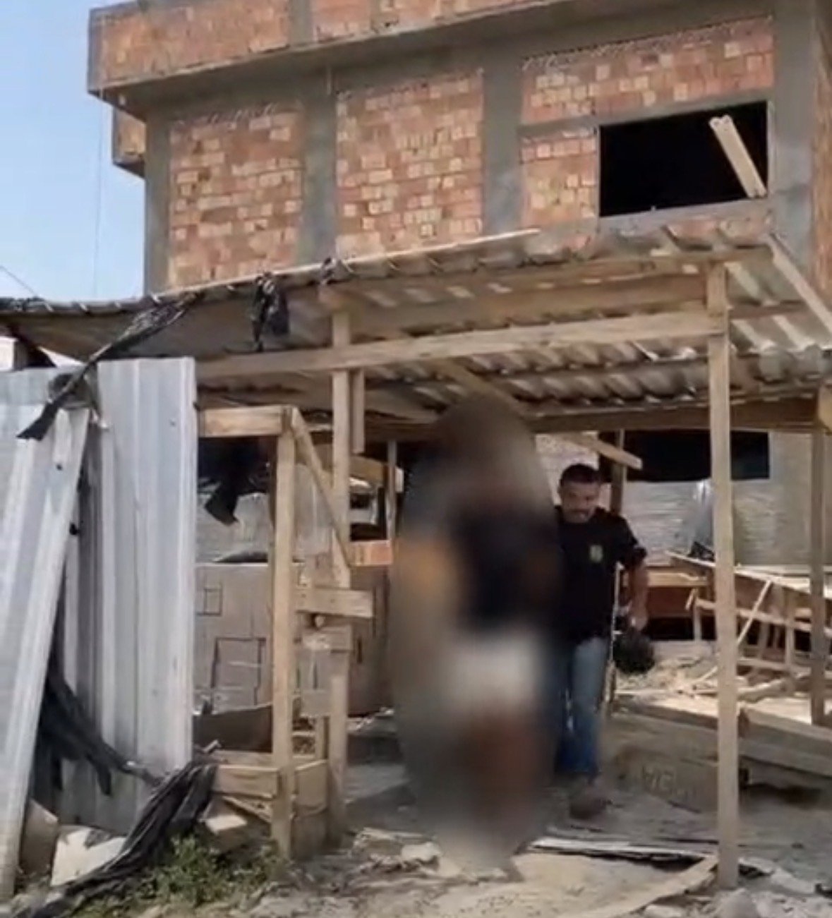 Homem que tentou matar desafetos em casa de festas é preso em canteiro de obras no Amazonas