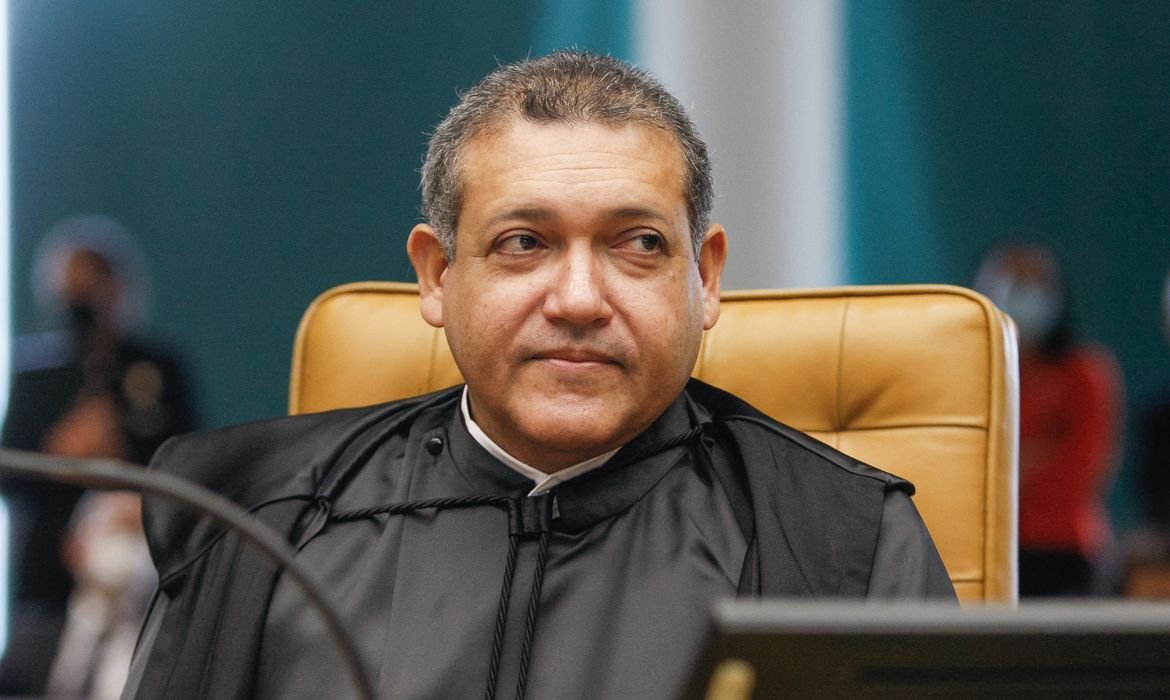 Presidente do TSE fala em rede nacional um dia antes do 1º turno