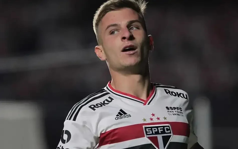 São Paulo pode perder até seis pontos no Brasileirão por dívida com a Fifa