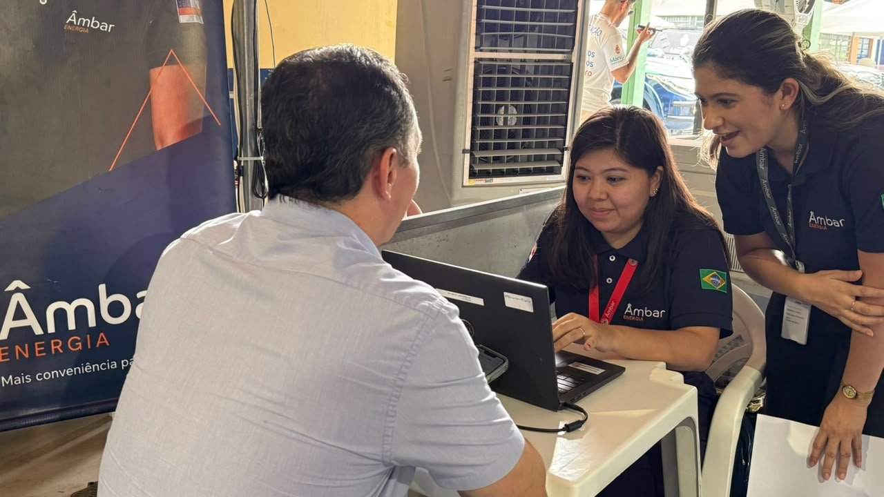 Âmbar Energia leva atendimento móvel a dez bairros de Manaus