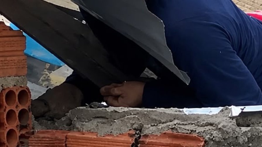 Trabalhador morre após sofrer descarga elétrica em telhado no bairro Santa Etelvina