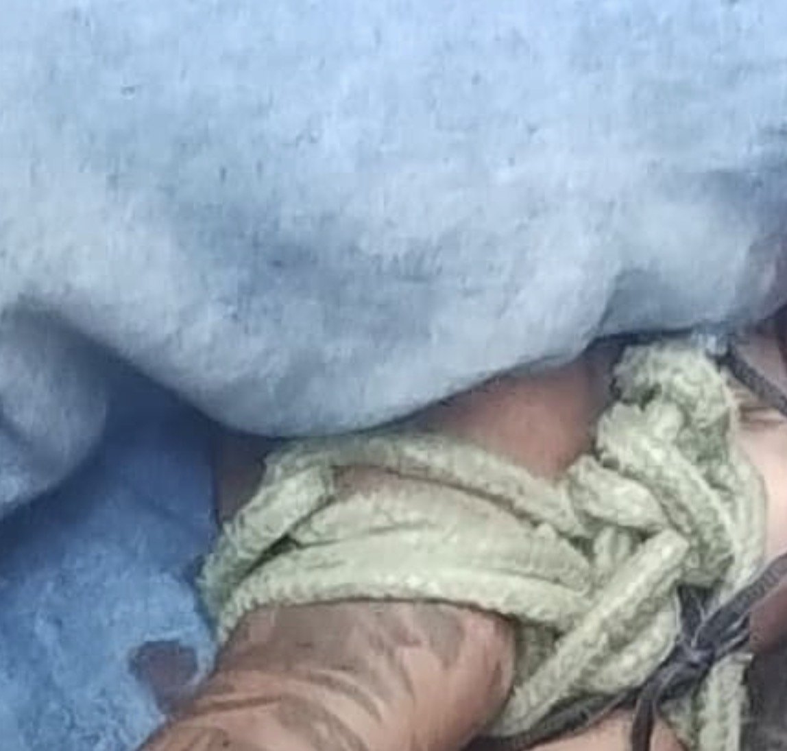 Jovem é encontrado sem vida com mãos e pés amarrados na Compensa