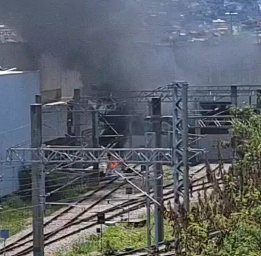 Piloto morre após avião cair próximo a estação de metrô em Belo Horizonte