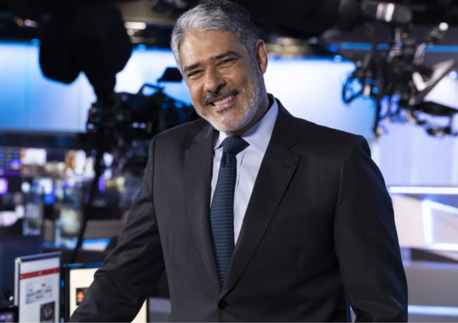 William Bonner faz tatuagem em homenagem aos filhos e mostra resultado