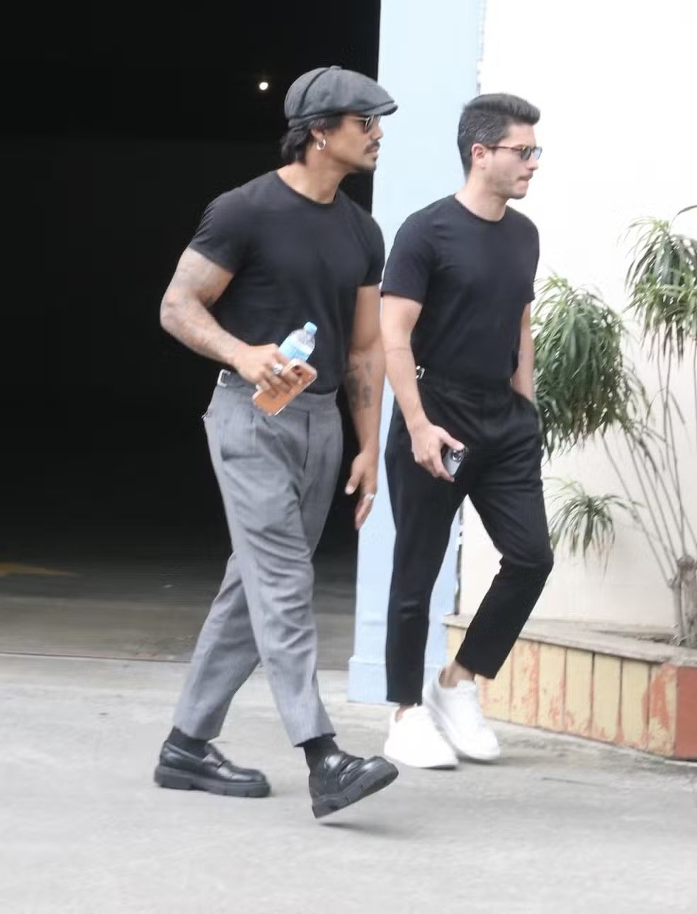 Arthur Aguiar, Micael Borges e mais famosos se despedem de Lua Blanco em velório