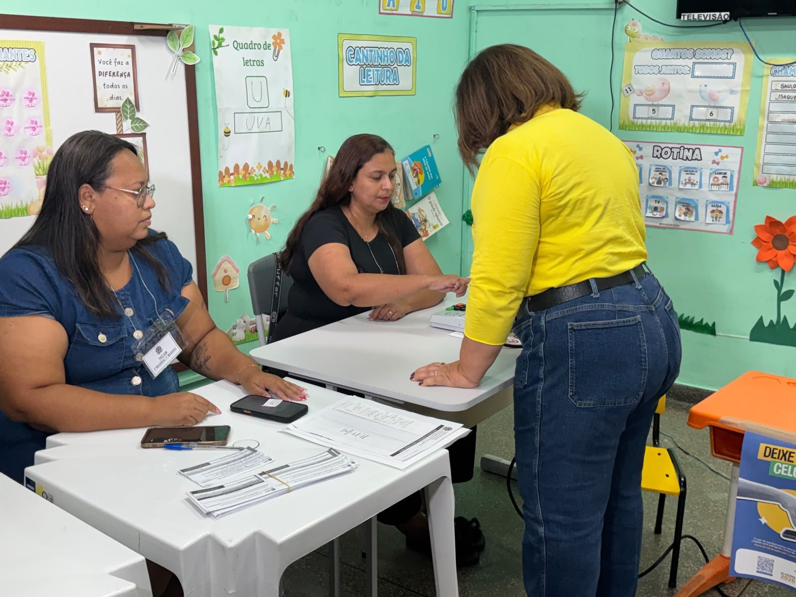 Maria do Carmo vota e afirma esperar vitória no 2º turno