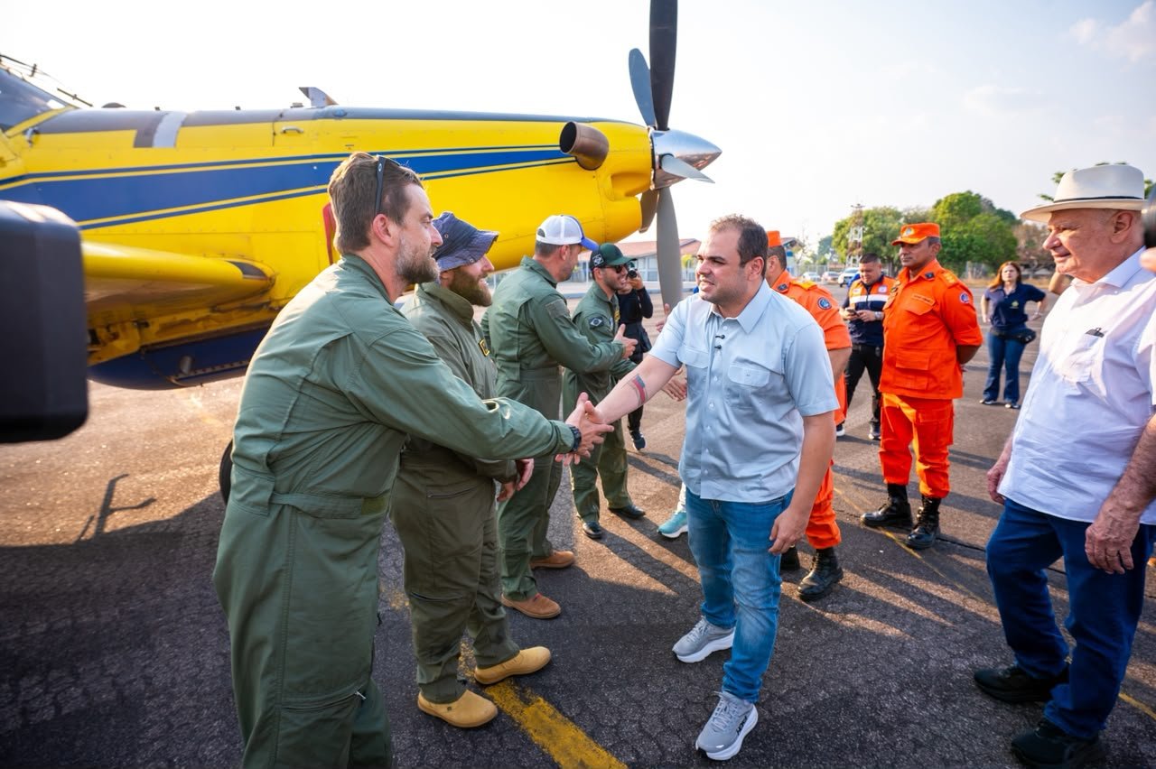 Roberto Cidade recebe novas aeronaves federais para reforçar combate a incêndios no Amazonas