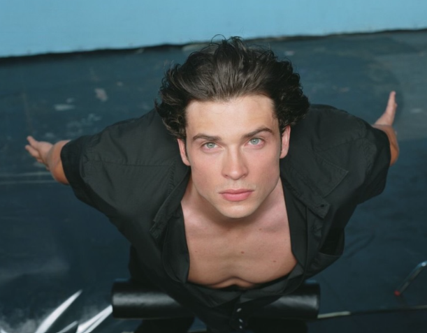 Tom Welling, de Smallville, posta nude sem querer e dá o que falar