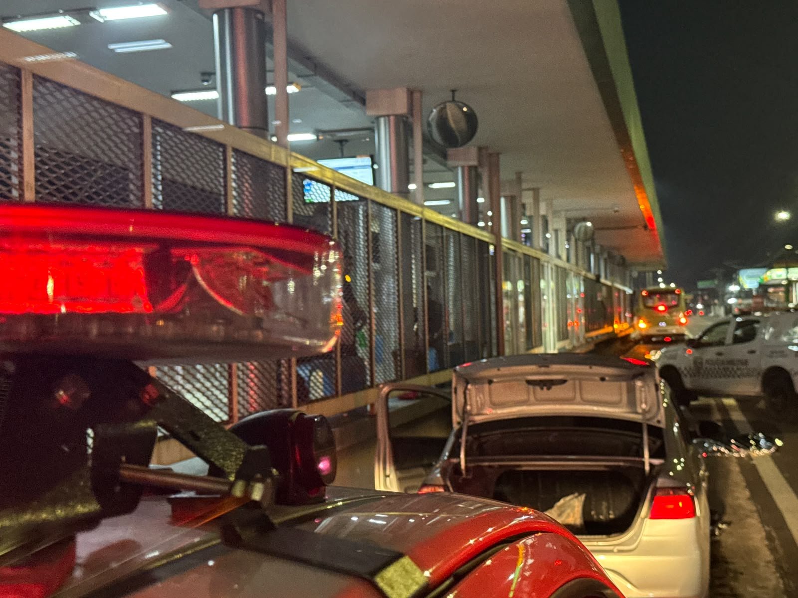 Mulher morre atropelada na Avenida Constantino Nery