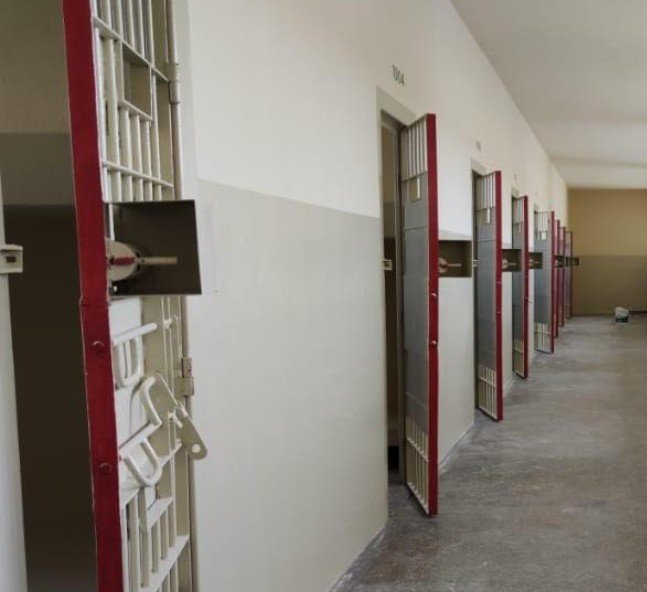 Prefeitura inaugura sala para coleta de exames em presídio com 1,4 mil internos