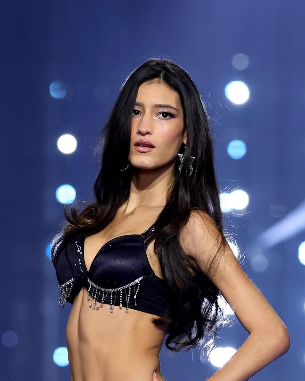 Modelo amazonense Luíza Perote brilha no Victoria's Secret Fashion Show