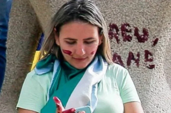 Moraes autoriza Débora do Batom a cumprir pena no semiaberto