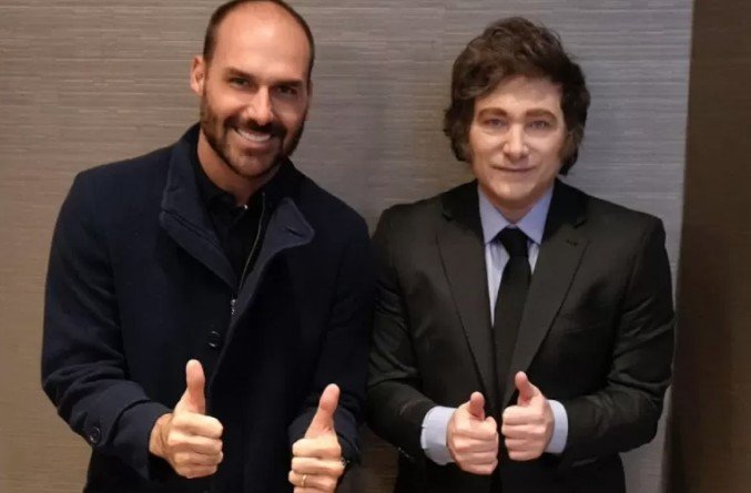 Eduardo Bolsonaro encontra Milei nos EUA e alimenta especulações sobre cargo no Itamaraty