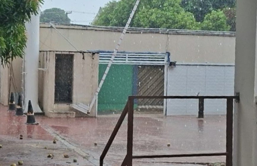 Manaus registra chuva pelo segundo dia seguido em meio à fumaça e ao calor intenso