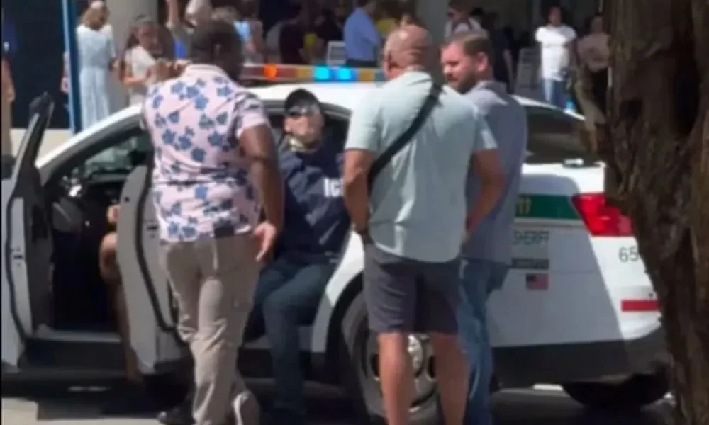 Brasileiro é preso suspeito de se passar por agente do ICE em local de votação nos EUA