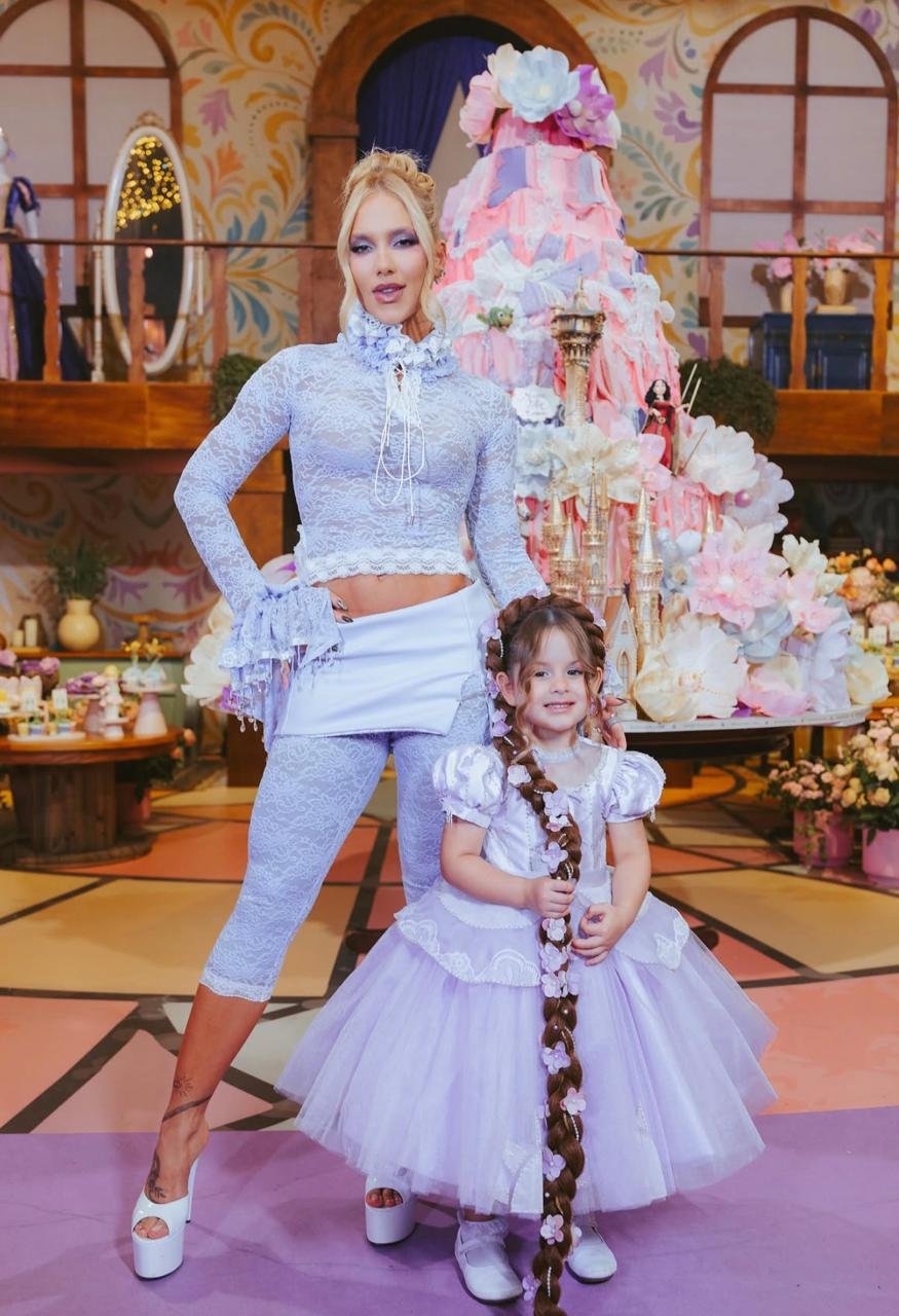 Virginia Fonseca é criticada por look em festa da filha: "Pavoroso"