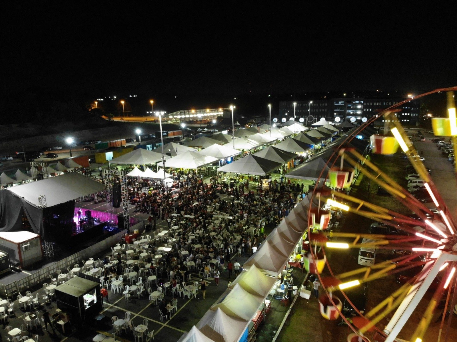 Shows de Wanderley Andrade e Uendel Pinheiro agitam Feira de Agronegócios da Nilton Lins