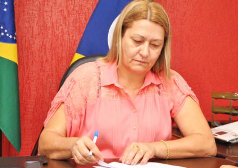 Justiça eleitoral cassa diploma de prefeita por abuso de poder econômico