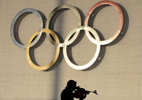 Mísseis e força de segurança especial vigiam discretamente Jogos de Sochi