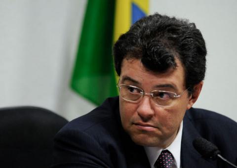 Processo que pede cassação de Eduardo Braga tem prova admitida por desembargadora