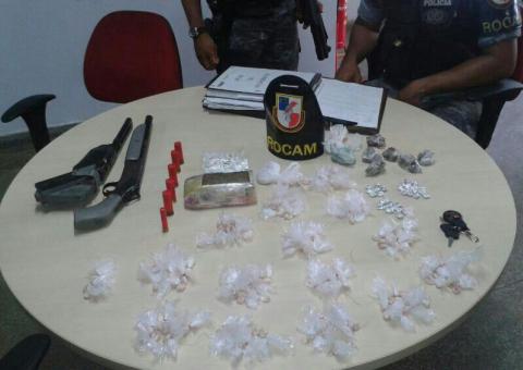 Menor é flagranteado com meio quilo de maconha e entrega cúmplices 