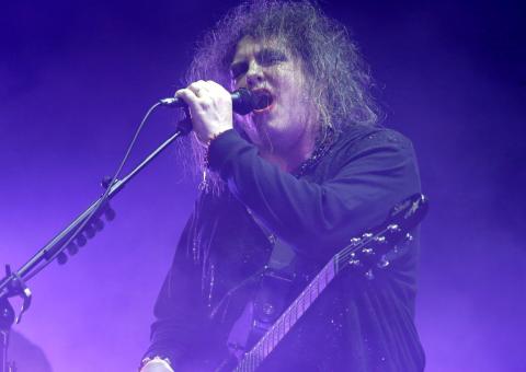 Pela terceira vez no Brasil, The Cure se atrasa para show