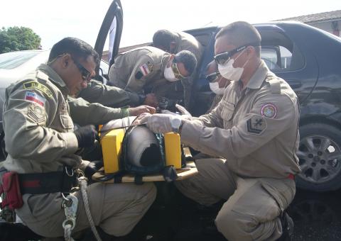 Salvamento e resgate aéreo marcam início da operação do helicóptero