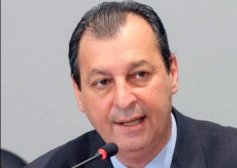 Omar anuncia eleições diretas para reitor na UEA