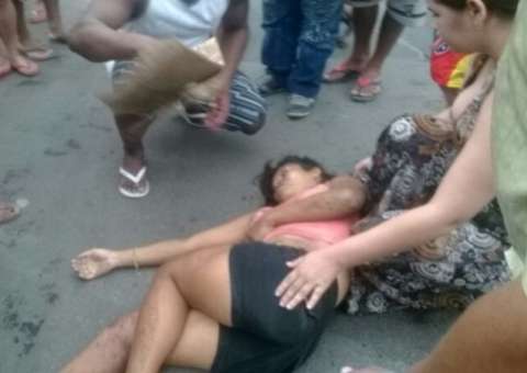 Micro-ônibus perde controle, atropela e mata no Gilberto Mestrinho