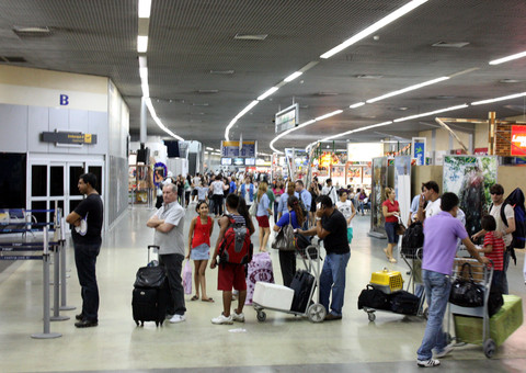 Lutador é preso no aeroporto por comportamento preconceituoso 