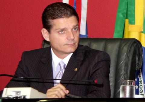 Marcos Rotta cobra eficiência da Amazonas Energia