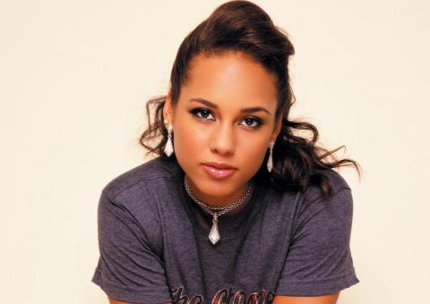 Alicia Keys grava vídeo para agradecer fãs brasileiros, saiba mais