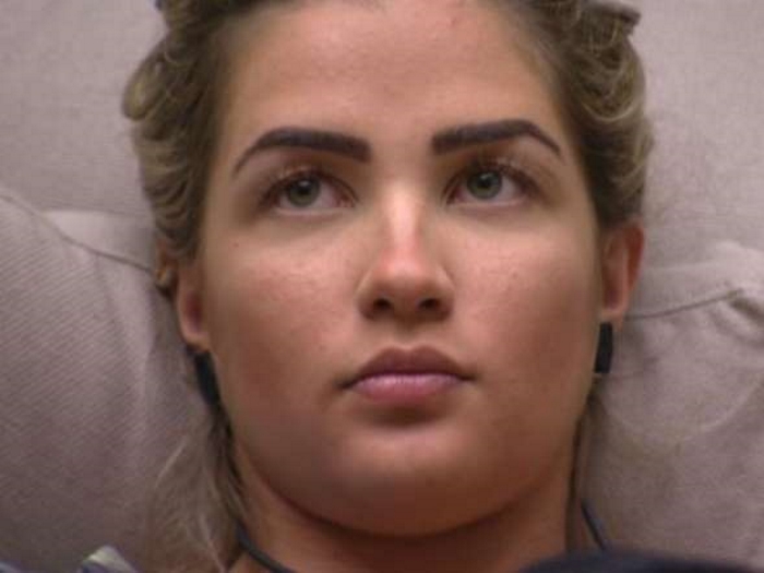 Aline detona Amanda: "Nojo de mulher. Cara de pau!"