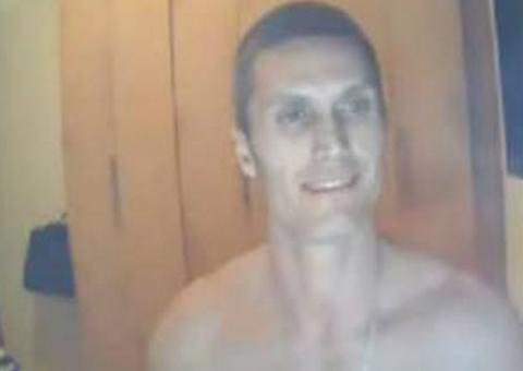 Novo vídeo íntimo de ator ex 'A Fazenda' cai na rede