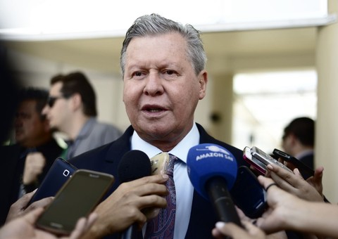 Artur fala em aliança política para enfrentar crise econômica