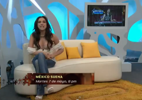 Apresentadora mexicana deixa seios à mostra durante programa de TV, veja