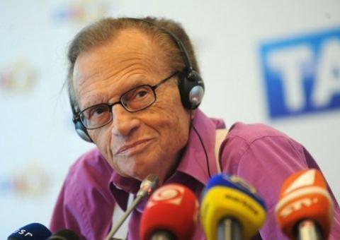 Apresentador Larry King terá programa em canal financiado pelo Kremlin