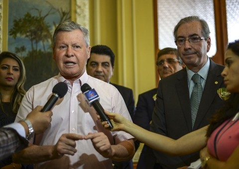 Eduardo Cunha visita Artur Neto em busca de apoio à Presidência da Câmara