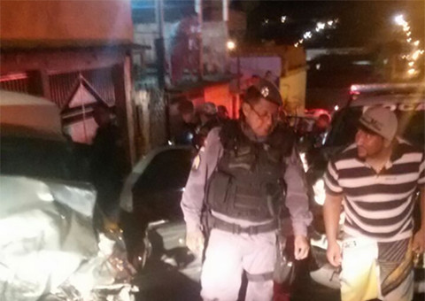 Três são presos pela Rocam em carro roubado