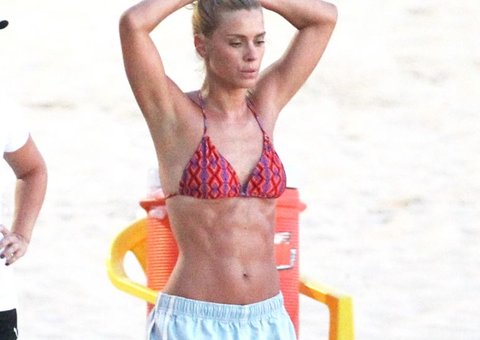  Carolina Dieckmann conta segredo  da boa forma