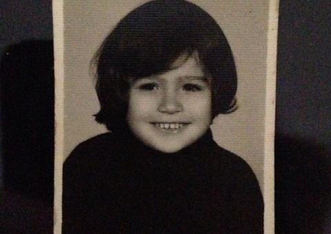 Para fãs, Sônia Abrão publica foto de infância de Chorão