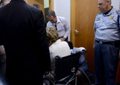 Jornalista desmaia em solenidade de posse de Lafayete