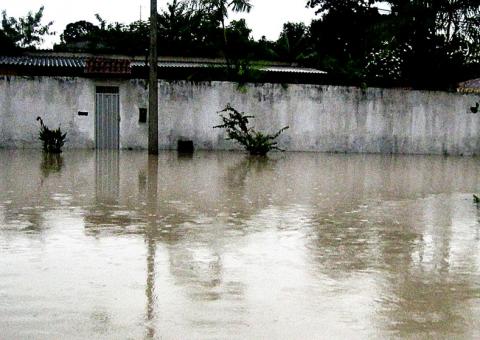 Defesa Civil atende  11 ocorrências provocadas pela chuva em Manaus