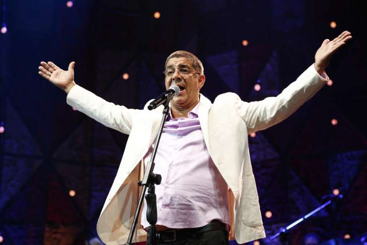 Zeca Pagodinho passará por cirurgia na coluna