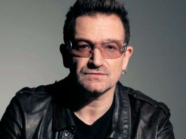 Porta traseira do jato de Bono, do U2, se solta durante voo