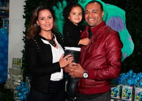 Luciele Di Camargo dá à luz ao segundo filho