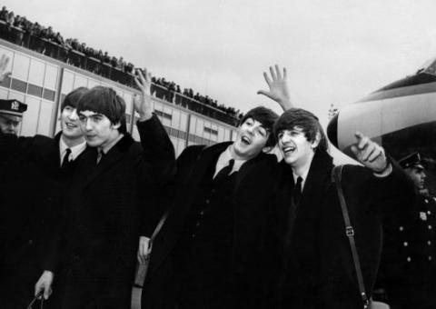 Disco autografado dos Beatles é leiloado por US$ 290.500