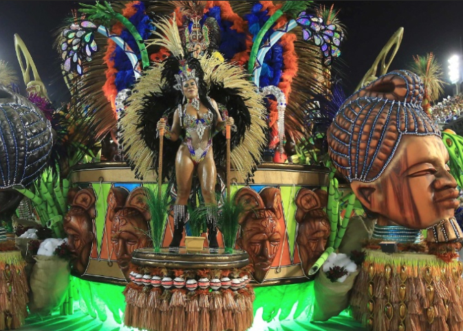 Beija-Flor ganha 13º título no carnaval do Rio