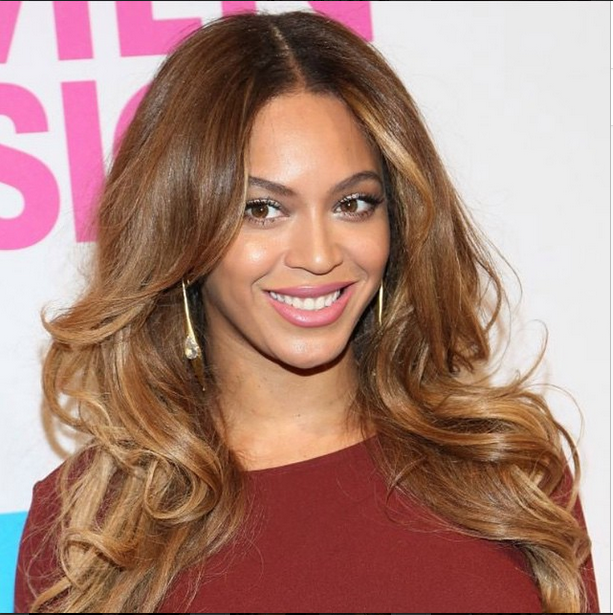 Beyoncé mostra bolo de gelo para aniversário de Blue Ivy