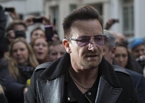 Bono Vox diz que pode não voltar a tocar guitarra